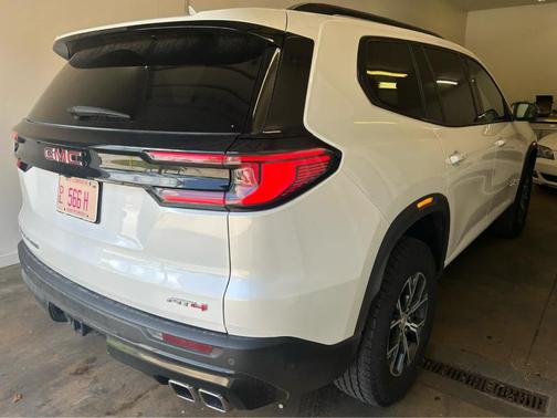 2024 GMC Acadia AT4