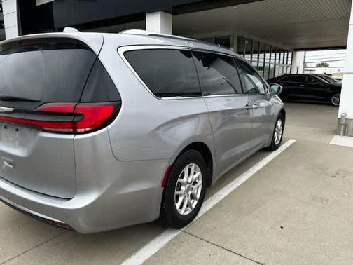 2021 Chrysler Pacifica Touring-L