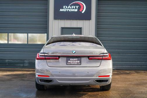 2022 BMW 740 i xDrive