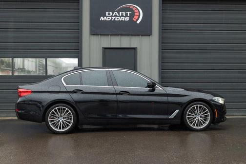 Black 2020 BMW 540 i