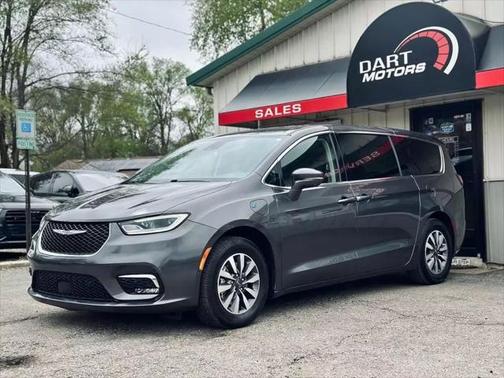 2022 Chrysler Pacifica Hybrid Touring L