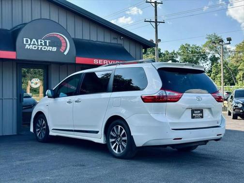 2019 Toyota Sienna XLE