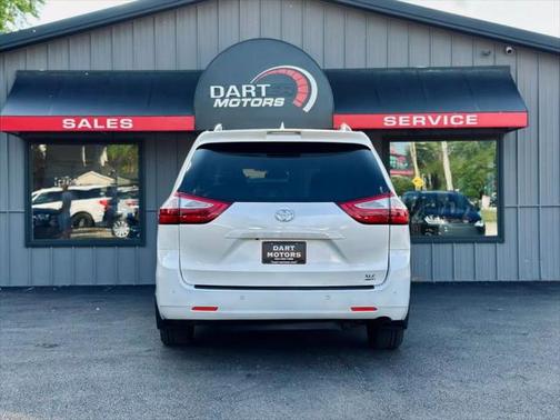 2019 Toyota Sienna XLE