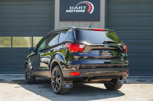 Agate Black Metallic 2019 Ford Escape SE