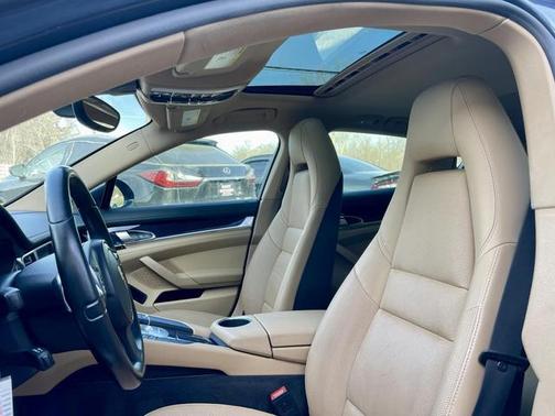 2015 Porsche Panamera 4