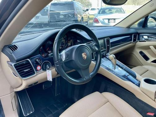 2015 Porsche Panamera 4