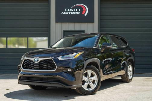 Black 2023 Toyota Highlander Hybrid LE