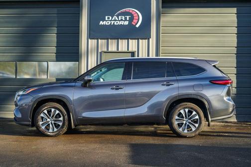 2022 Toyota Highlander Hybrid XLE
