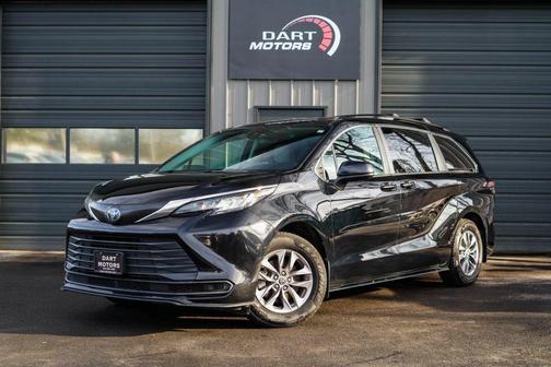 2022 Toyota Sienna LE