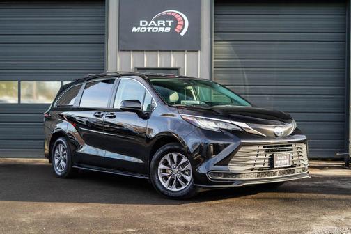 2022 Toyota Sienna LE