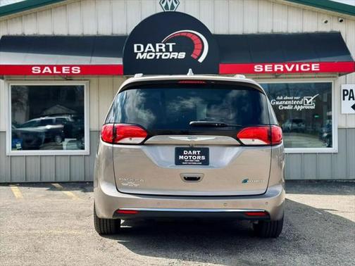 2017 Chrysler Pacifica Hybrid Platinum