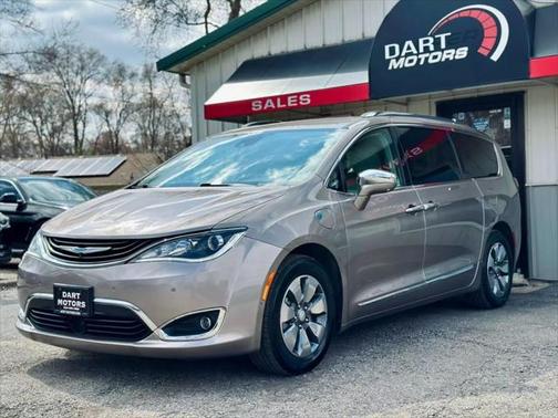 2017 Chrysler Pacifica Hybrid Platinum