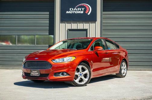 Red 2014 Ford Fusion SE