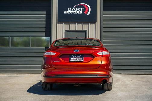 Red 2014 Ford Fusion SE