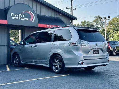 2016 Toyota Sienna SE