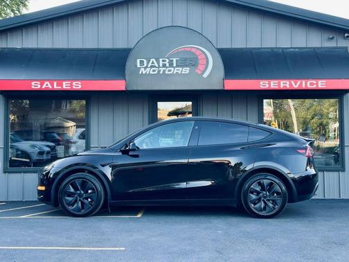 2024 Tesla Model Y Long Range Sport Utility 4D