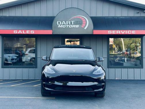 2024 Tesla Model Y Long Range Sport Utility 4D