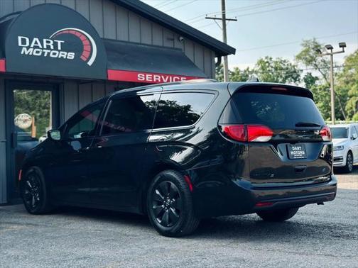 2019 Chrysler Pacifica Hybrid Touring L