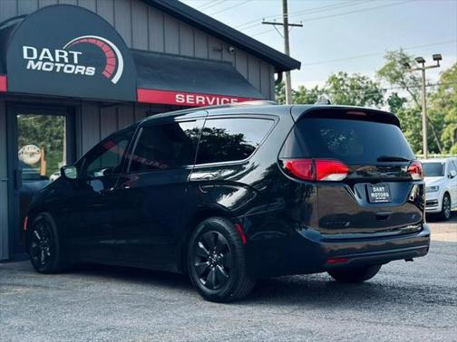 2019 Chrysler Pacifica Hybrid Touring L