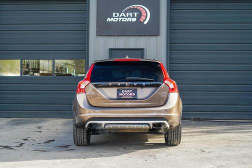 2016 Volvo V60 Cross Country T5