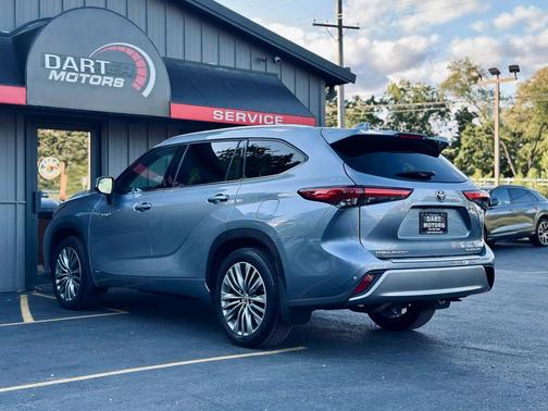 2021 Toyota Highlander Hybrid Platinum