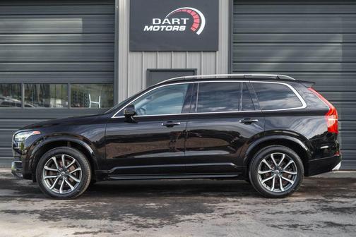 2018 Volvo XC90 T6 Momentum