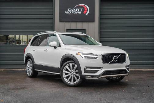 2016 Volvo XC90 T6 Momentum