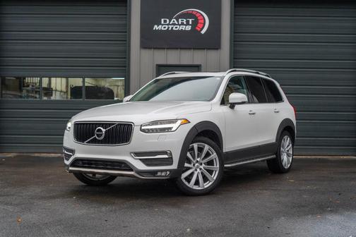 2016 Volvo XC90 T6 Momentum