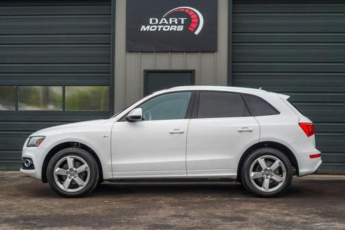 White 2012 Audi Q5 3.2 Quattro Premium Plus Sport Utility 4D