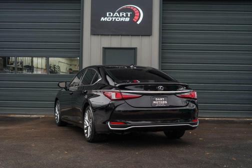 2020 Lexus ES 300h Ultra Luxury