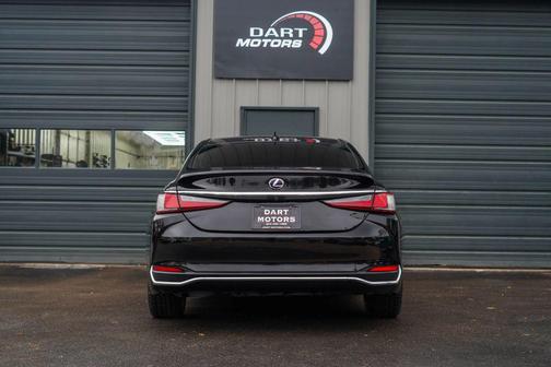 2020 Lexus ES 300h Ultra Luxury