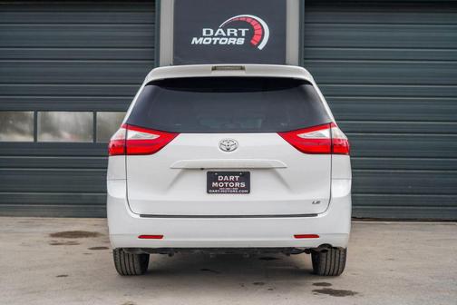 2016 Toyota Sienna LE