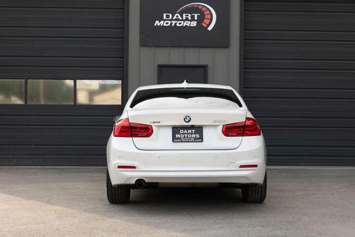 White 2017 BMW 320 i xDrive