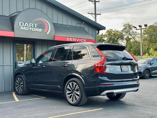 2021 Volvo XC90 T5 Momentum