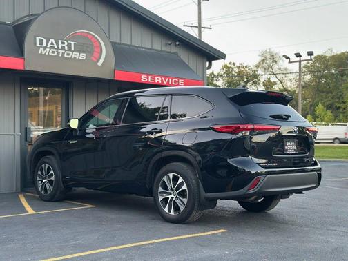 2021 Toyota Highlander Hybrid XLE
