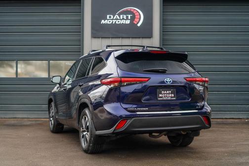 2022 Toyota Highlander Hybrid XLE