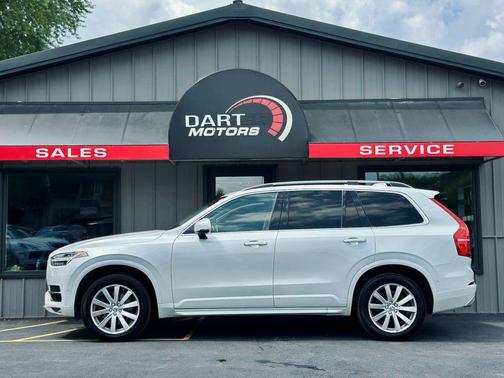 2017 Volvo XC90 T6 Momentum
