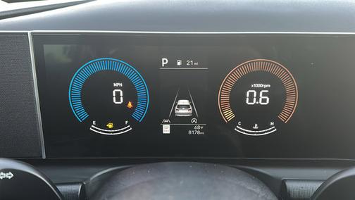 2025 Hyundai TUCSON SE