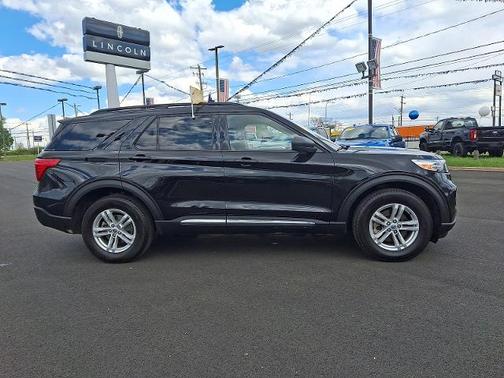 AGATE BLACK METALLIC 2023 Ford Explorer XLT
