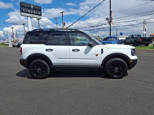 OXFORD WHITE 2025 Ford Bronco Sport BADLANDS