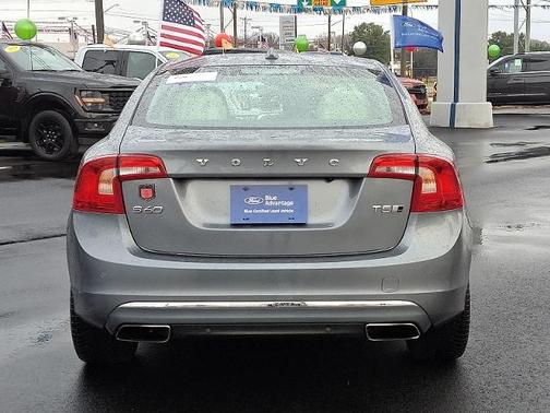2018 Volvo S60 T5 INSCRIPTION