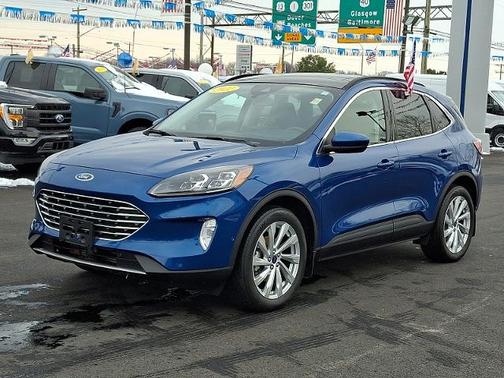 2022 Ford Escape TITANIUM