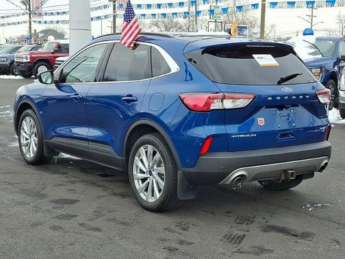 2022 Ford Escape TITANIUM