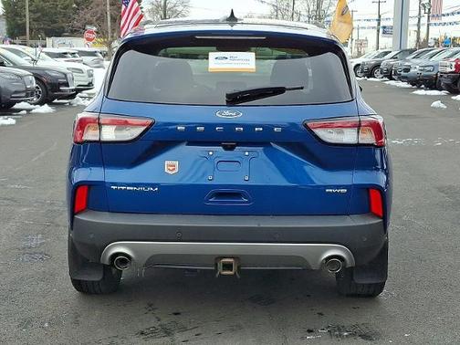 2022 Ford Escape TITANIUM