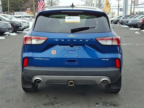 2022 Ford Escape TITANIUM