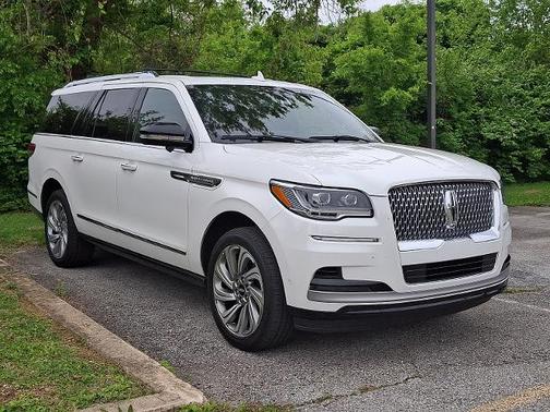 PRISTINE WHITE METALLIC 3C 2022 Lincoln Navigator L RESERVE