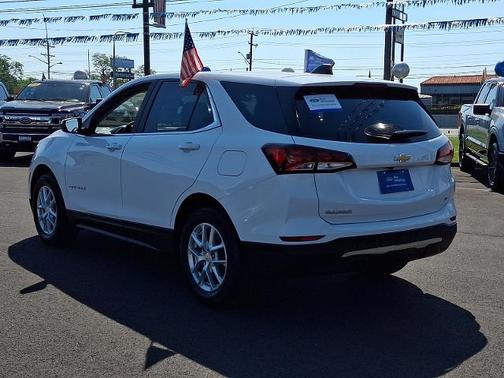 Summit White 2023 Chevrolet Equinox LT W/1LT