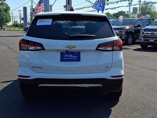 Summit White 2023 Chevrolet Equinox LT W/1LT