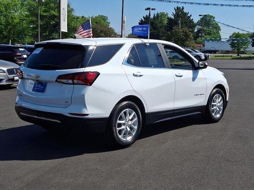Summit White 2023 Chevrolet Equinox LT W/1LT