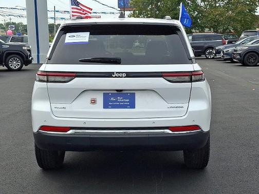 2023 Jeep Grand Cherokee LAREDO